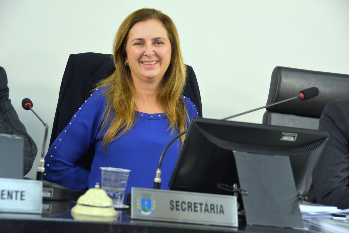 Vereadora propõe ampliação de programa “Meu Bairro de Cara Nova” e fanfarras escolares
